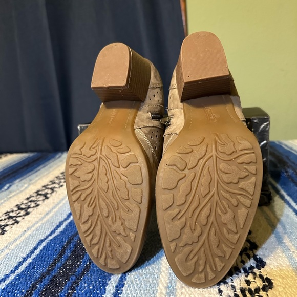 Earth ‘Marion’ khaki color leather ankle boots, women’s size 9 - Picture 6 of 10